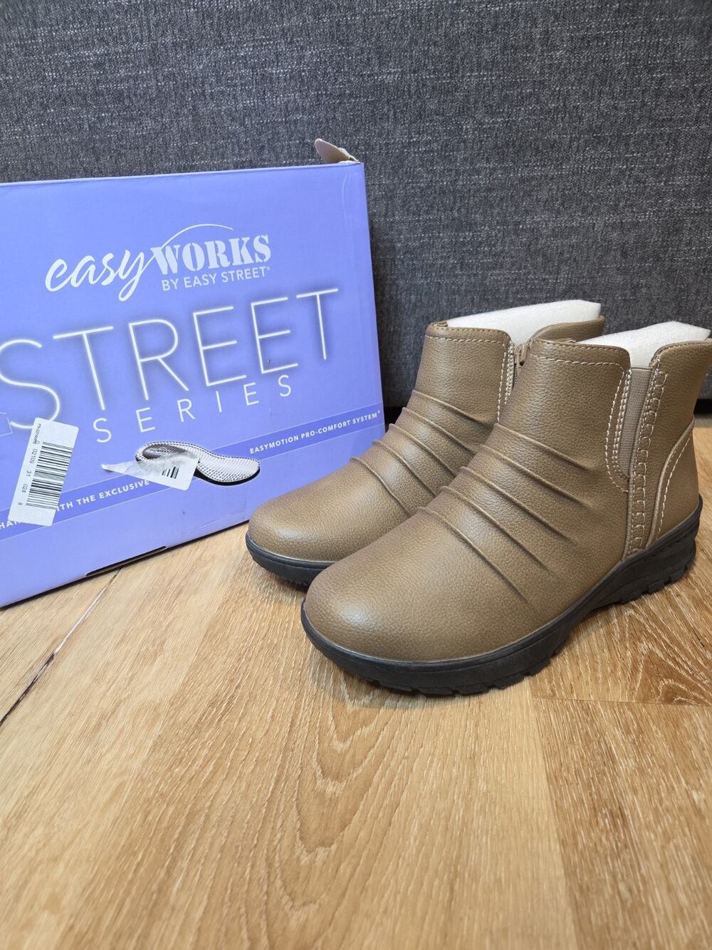 Easy Works Easy Street Autumn Womens 9M Taupe Ankle Boots Slip Resistant New Box